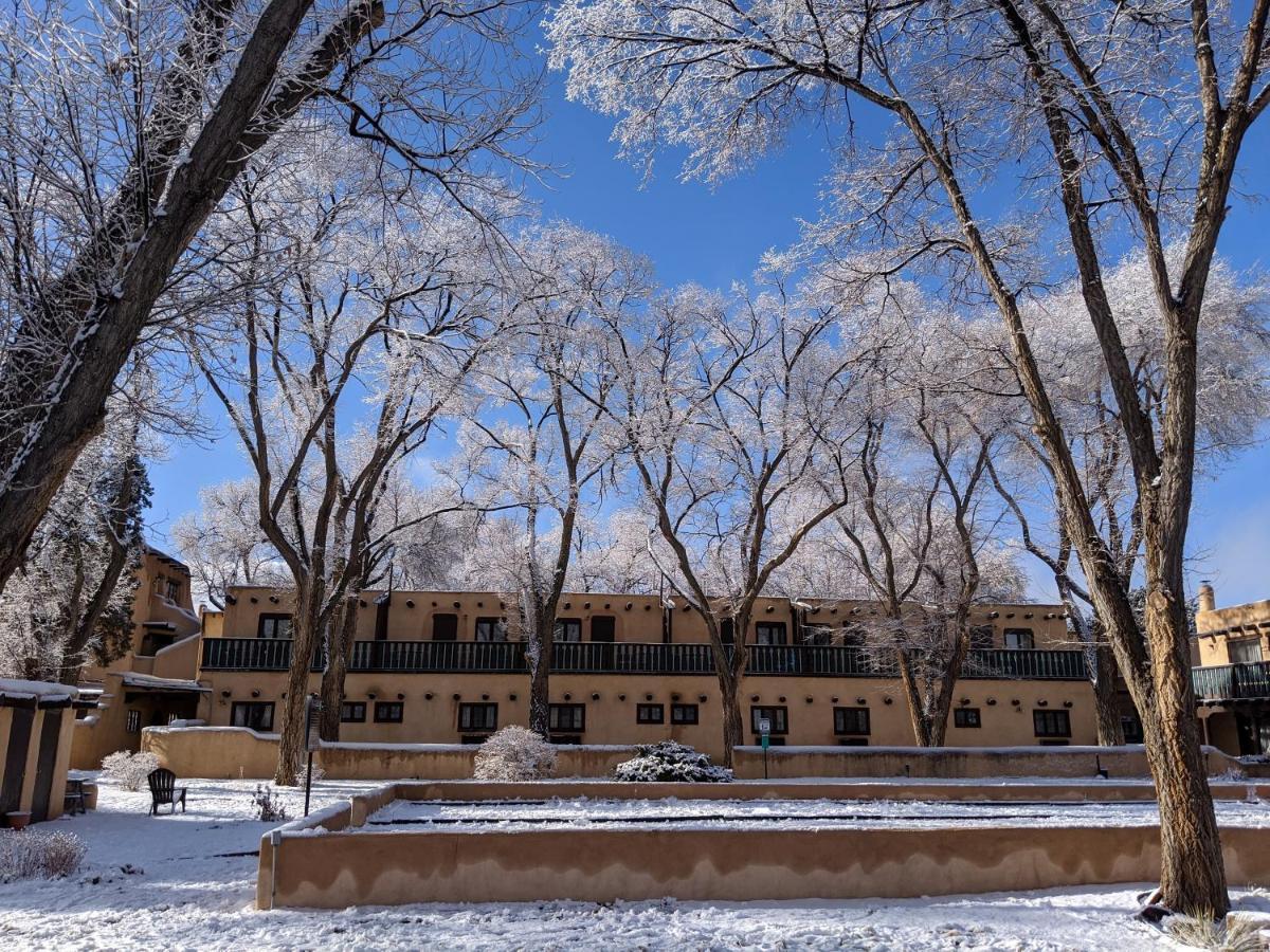 Sagebrush Inn & Suites Taos Exterior photo