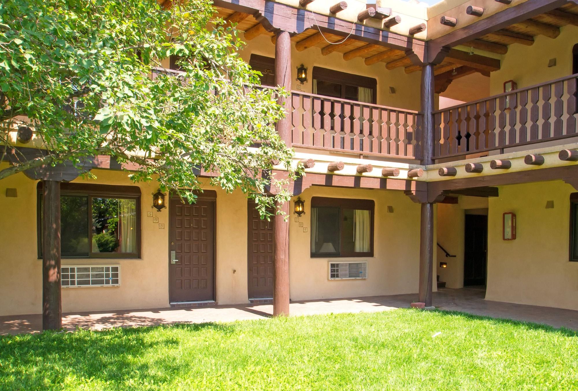 Sagebrush Inn & Suites Taos Exterior photo